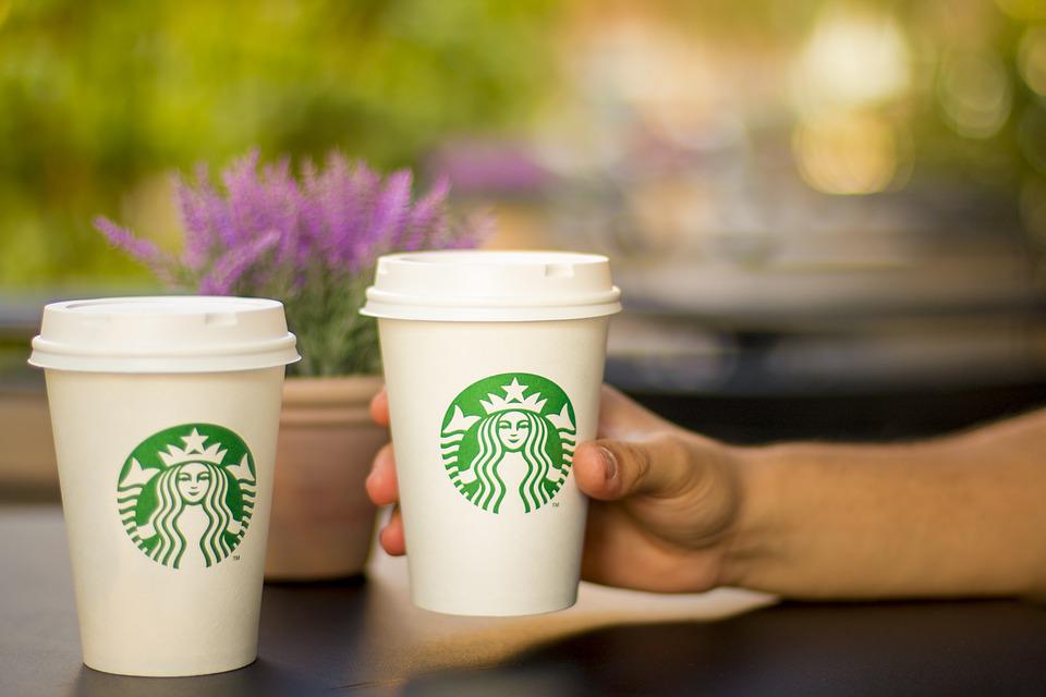 Starbucks в России переходит в собственность новым владельцам