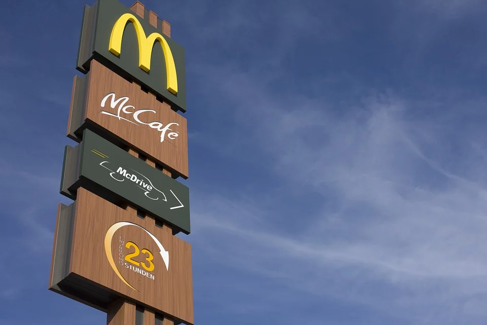 Собянин планирует заместить McDonald’s на отечественные сети общественного питания