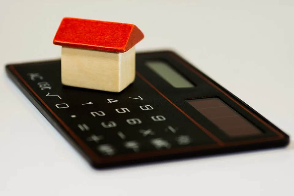 Песков дал комментарии по поводу вопроса увеличения ставок по льготной ипотеке